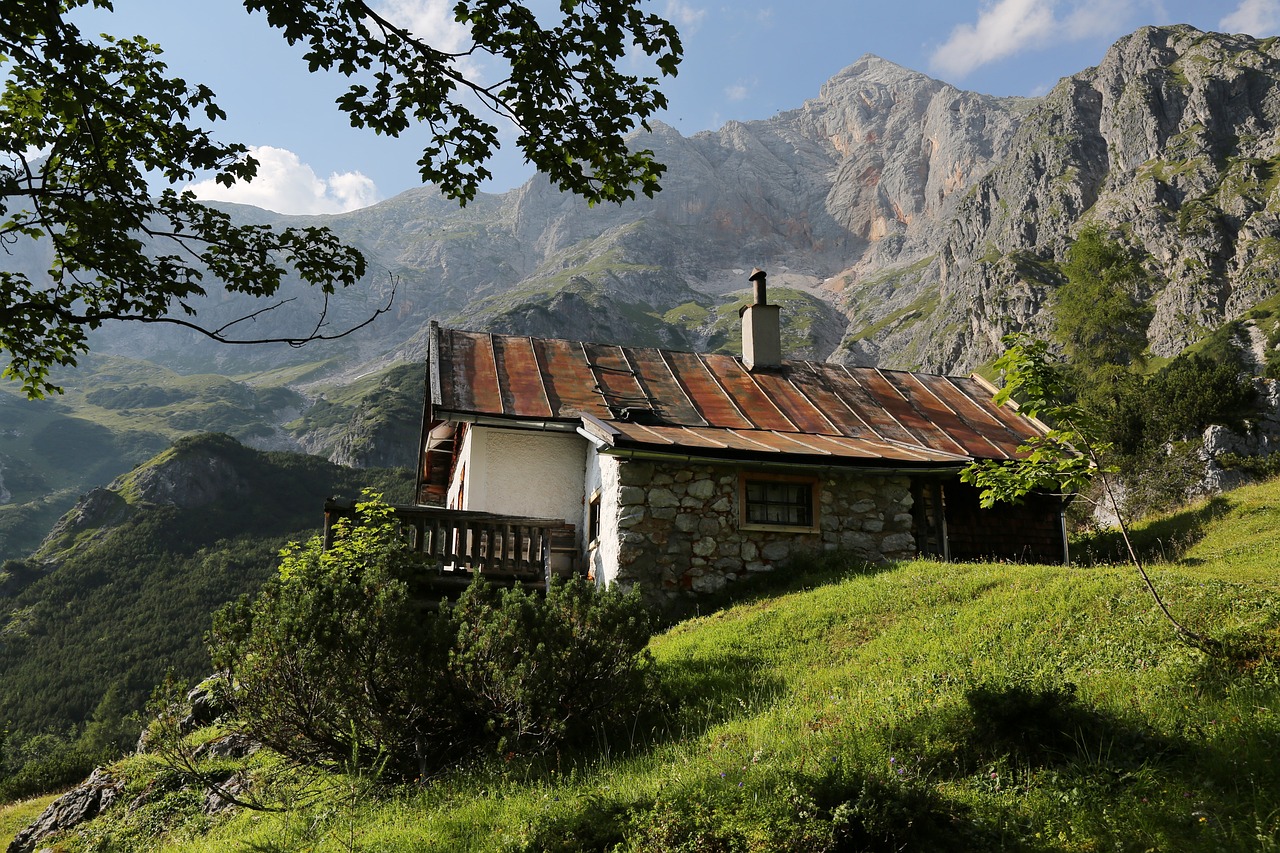 Berge alpine Hütte Ein eigenes Haus in Österreich – Für junge Paare möglich