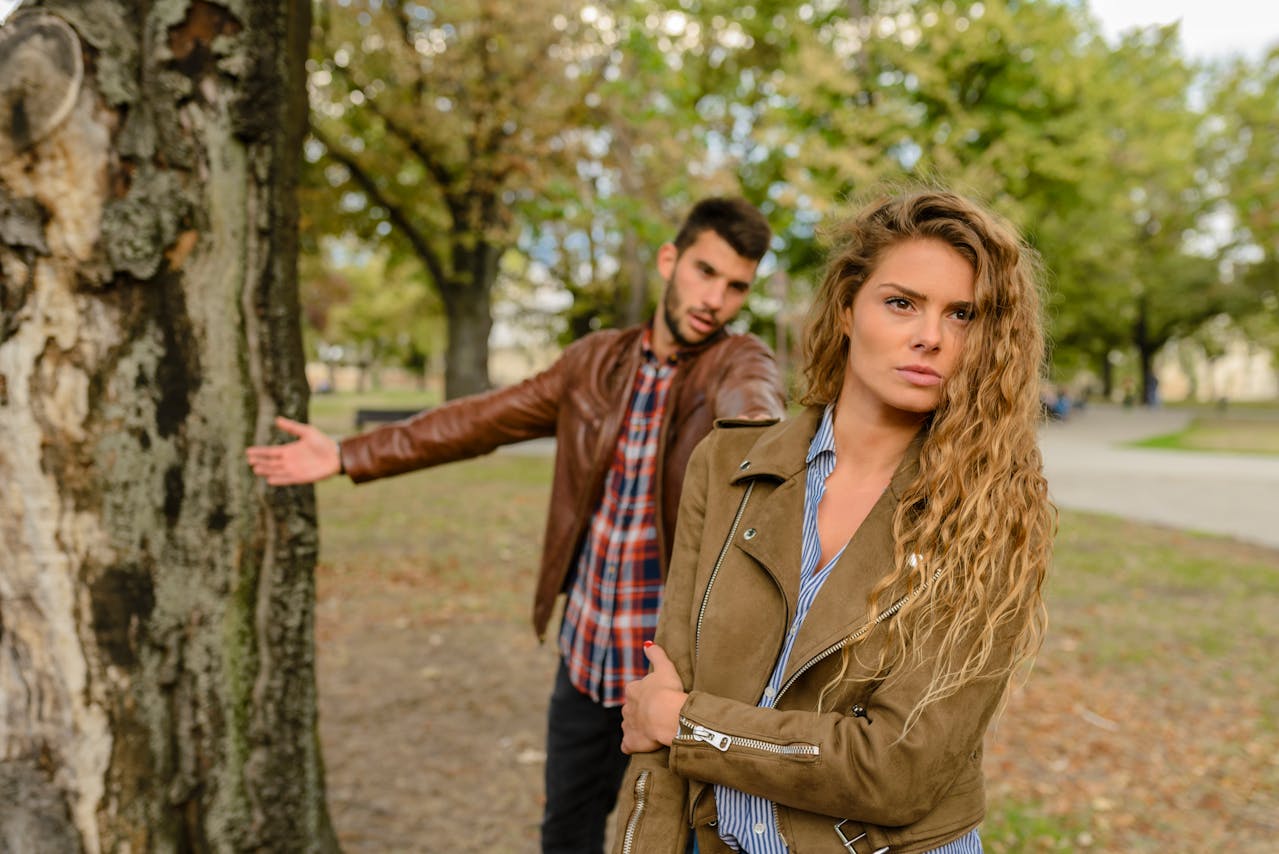 Mann und Frau im Streit „Das Hobby meines Mannes nervt mich – was tun“