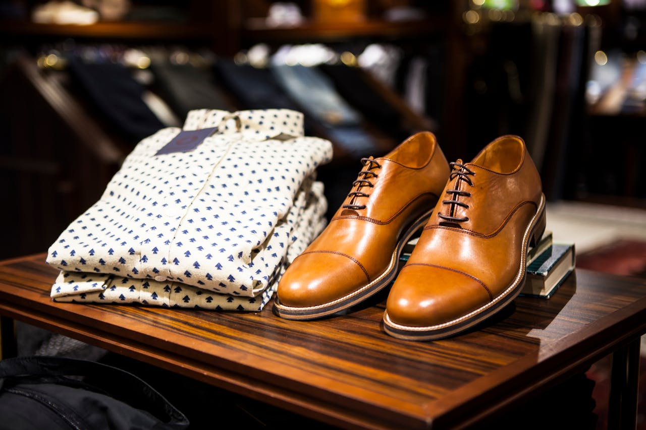 edle Schuhe hochwertig Haben Frauen oder Männer mehr Schuhe