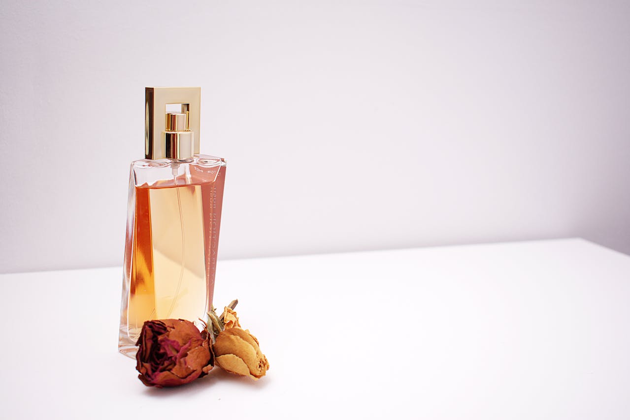 Parfum Flakon Rosen Beliebte Parfüms bei Frauen 2025
